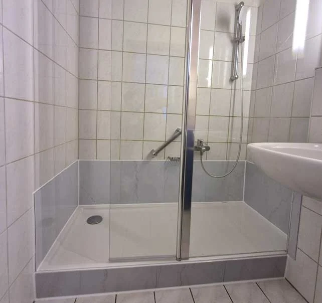 Duschlösung mit Haltegriff